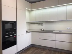 Кухня до потолка без ручек фото