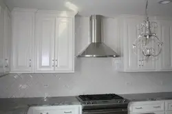 Oshxona uchun backsplash fotosurat uchun balıksırtı plitkalar