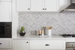 Mətbəx backsplash şəkil üçün herringbone plitələr