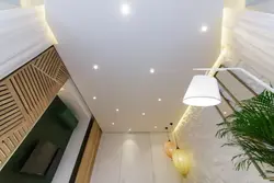 Точки на кухне на потолке фото