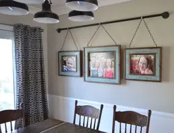Divar fotoşəkili mətbəxdə çərçivələr