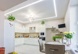 Mətbəx fotoşəkilində ağ tutqun tavan