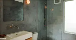 Vanna otağı fotoşəkilində plitələr altında gips