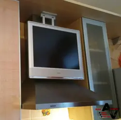 Televizor Fotoşəkili Ilə Mətbəx Başlığı