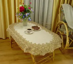 Ас үй фотосы үшін сопақ үстелдегі дастархан