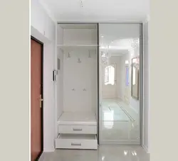 Узкий шкаф в прихожую с зеркалом фото