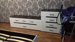 Qonaq Otağı Fotoşəkilində Çekmece Və Şkafların Mebel Sandıqları