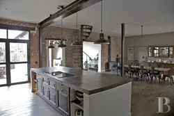 Oshxona fotosuratidagi loft uslubidagi orol