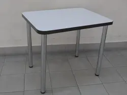 Mətbəx Fotoşəkili Üçün Metal Ayaqları Olan Masalar
