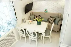 Маленький диванчик на кухню в интерьере фото
