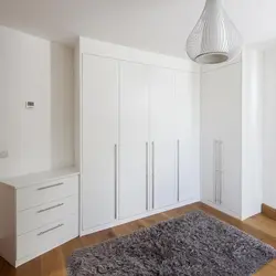 Yataq Otağı Fotoşəkilində Çekmeceli Künc Şkafı