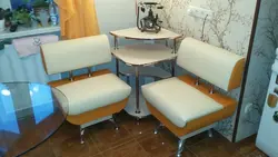 Фото кухонный диванчик для маленькой кухни фото