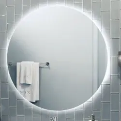 Hammom Fotosuratida Yorug'Lik Bilan Dumaloq Oyna