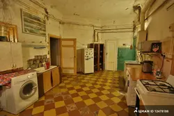 Photo of a bathtub in the kitchen in old houses