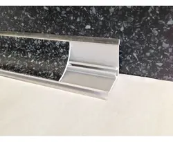 Mətbəxdə Alüminium Tezgah Şəkli Üçün Plinth