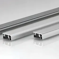 Mətbəxdə alüminium tezgah şəkli üçün plinth