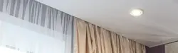 Ас үй фотосуретіндегі аспалы төбеге арналған жасырын карниз