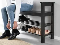 Орындық фотосуреті бар дәліздегі DIY аяқ киім сөресі