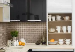 Wood-effect tiles for a backsplash in the kitchen photo