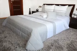 Bedspread бо гул барои бистар дар акс хоб