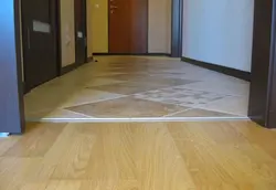 Кіреберістегі плиткалардың ламинатқа көшу фотосуреті