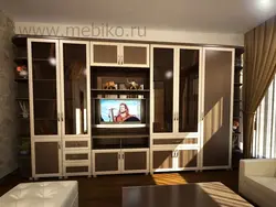 Девони Деворӣ Дар Меҳмонхона Бо Ҷой Барои Аксҳои Телевизионӣ