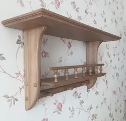 Taxta fotoşəkillərdən və rəsmlərdən hazırlanmış DIY mətbəx rəfi