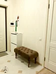 Koridorun içərisində kreslo