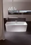 Interyerdə divara quraşdırılmış küvet