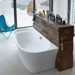 Wall-mounted bathtub in the interior
