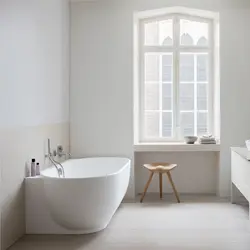 Wall-mounted bathtub in the interior