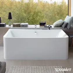 Interyerdə Divara Quraşdırılmış Küvet
