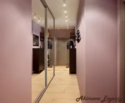 Розы в интерьере прихожей