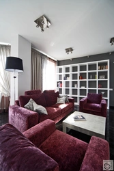 Qonaq otağının interyerində lingonberry divan