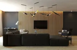 Черные рейки в интерьере гостиной