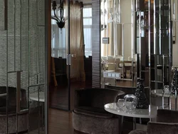 Mirror stripes in the living room interior