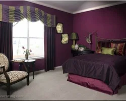 Lingonberry color in the bedroom interior