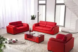 Qonaq otağının içərisində qırmızı mebel