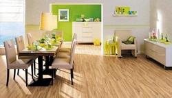 Oshxonaning yashash xonasining ichki qismidagi linoleum