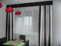 Oshxonaning ichki qismidagi qora korniş