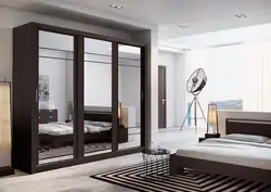 Жатын бөлмесінің интерьеріндегі wenge шкафы