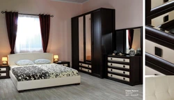 Yataq otağının interyerində wenge qarderob