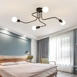 Yataq otağının içərisində loft lampaları