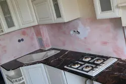 Столешница паладина в интерьере кухни