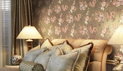 Italian wallpaper in the bedroom interior