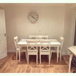 Курсиҳои IKEA дар дохили ошхона