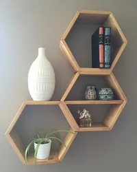 Соты полки в интерьере кухни