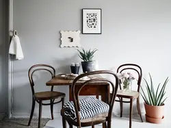 Стулья венские в интерьере кухни