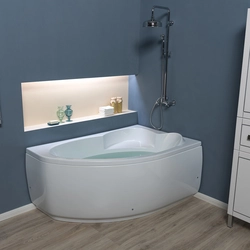 Bath 160 by 160 in the interior