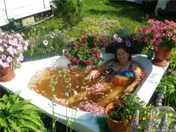 Bathtub in landscape design